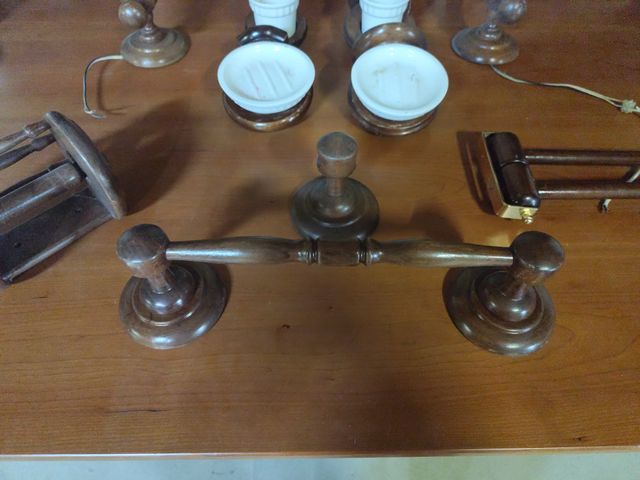 Juego baño madera hecho a mano con apliques luz