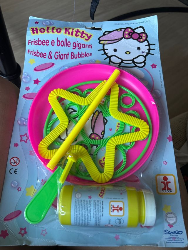 Hello Kitty Frisbee y Pompas Gigantes