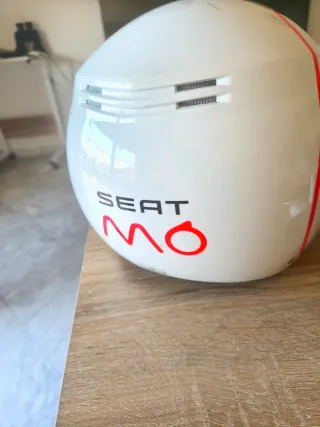 2 Cascos  de moto blanco con detalles rojos