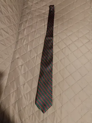 Cravatta uomo righe rosse e verdi