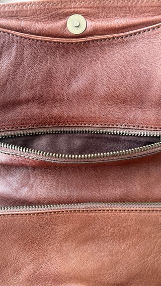 Bolso bandolera de piel marrón