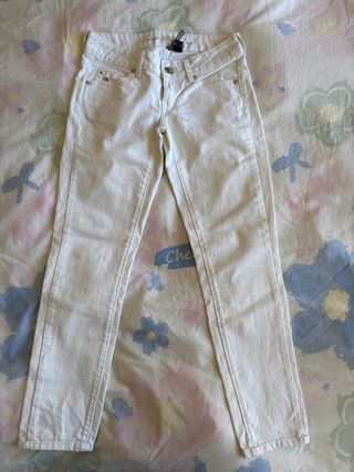 Pantalones blancos Mango