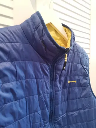 Chaleco Mountain Pro reversible azul y amarillo