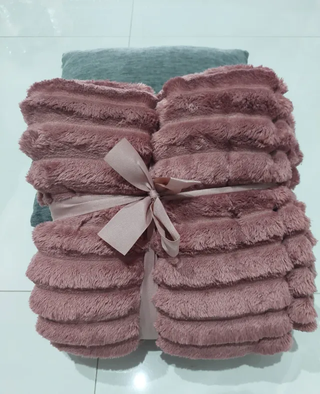 Plaid in morbida flanella vari colori 
Morbido 