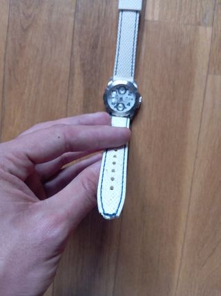Reloj Lotus Plata y Blanco