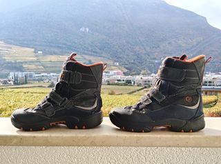 Scarponcini montagna/neve ragazzo tg. 38