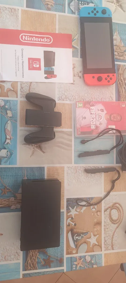 Nintendo Switch Azul y Rojo en excelente estado