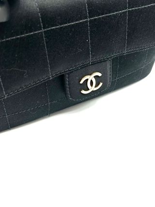 Bolso Chanel 2.55 Camelia Negro Dorado