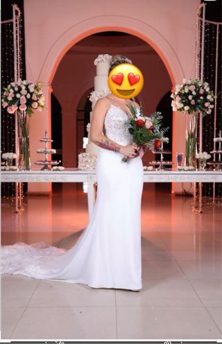 Vestido de Novia Rosa Clara con Velo