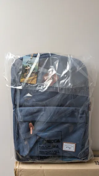Mochila azul con bolsillo para portátil