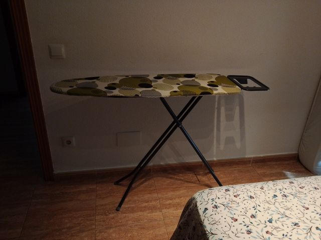 Tabla de planchar con funda estampada