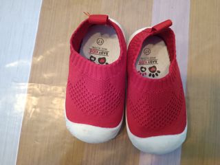 Zapatillas bebe Talla 17 rojas