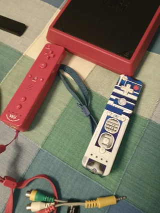 Consola Nintendo Wii Roja con mandos y sensor