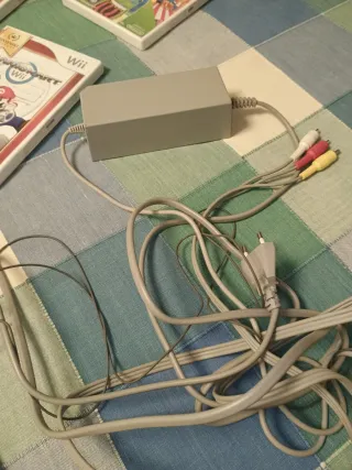 Consola Nintendo Wii Roja con mandos y sensor