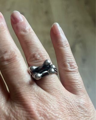 Anillo plata con bolitas