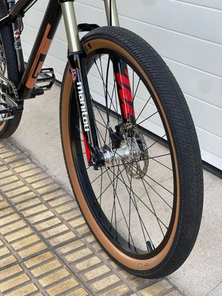 GT La Bomba Dirt Jump Bike