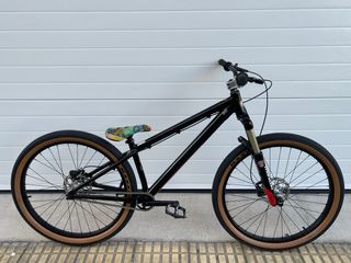 GT La Bomba Dirt Jump Bike