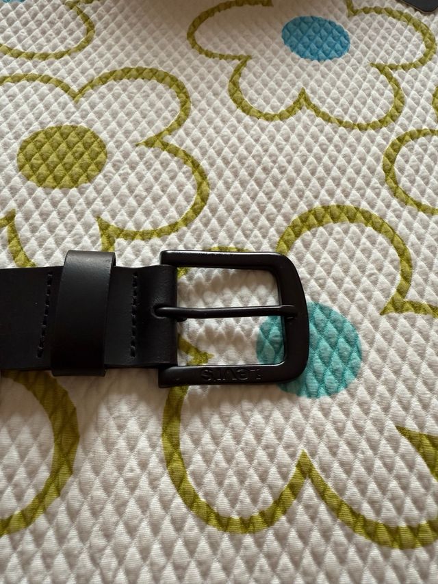 Cinturón Levi's Negro Hebilla Metálica.