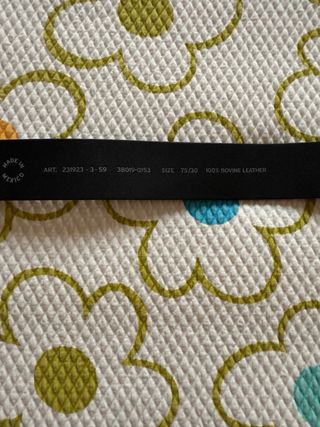 Cinturón Levi's Negro Hebilla Metálica.