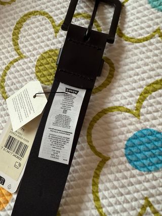 Cinturón Levi's Negro Hebilla Metálica.