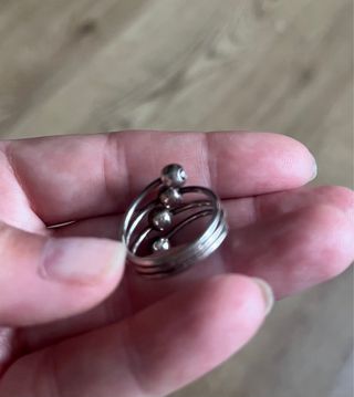 Anillo plata espiral bolitas