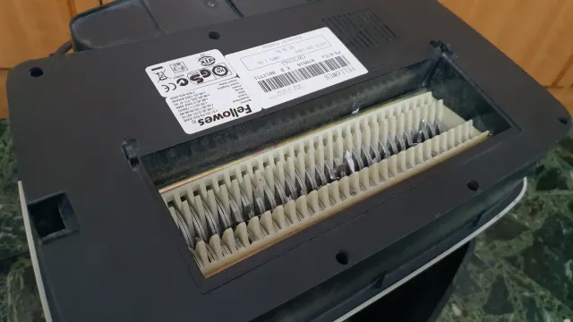 Trituradora Fellowes papel y tarjetas