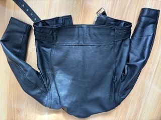 Chaqueta de Piel Negra