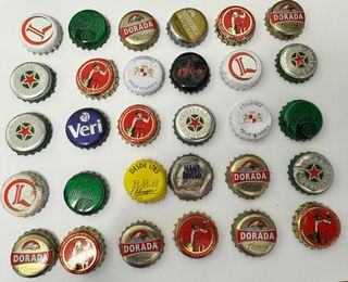 Lotto di 30 tappi a corona assortiti