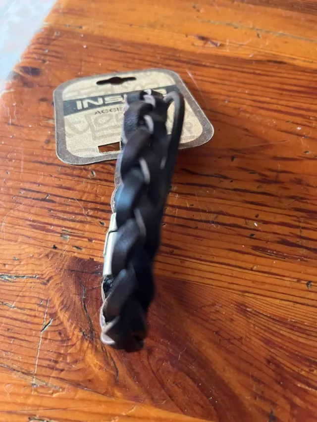 Pulsera de cuero trenzado Inside