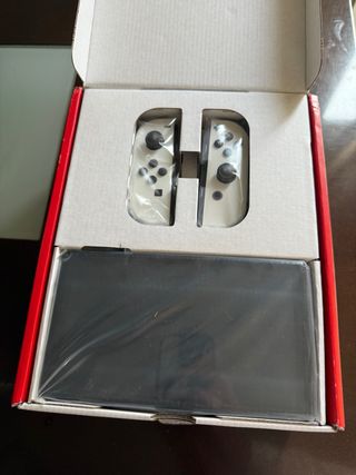 Nintendo Switch OLED Blanca y Negra