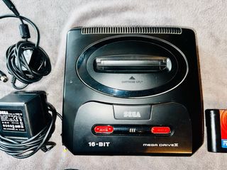 Console Sega Mega Drive II + cartuccia + 2 controller