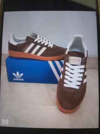 Deportivas Adidas Marrones y Blancas
