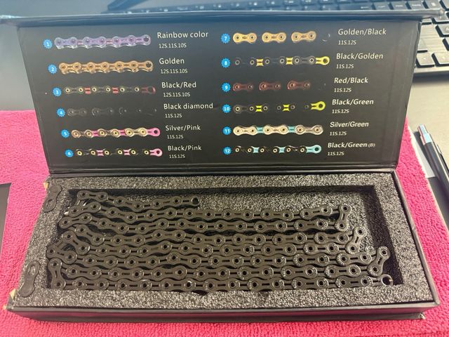 Cadena Bicicleta SUMC Colorida y sillín 