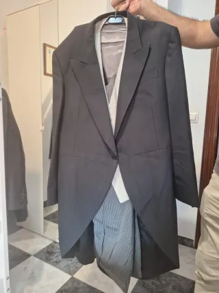 Chaqué negro y gris talla 58