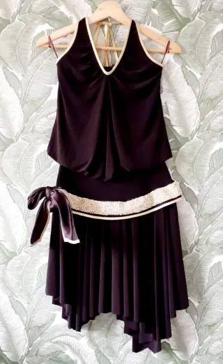 Vestido de fiesta marron y dorado.