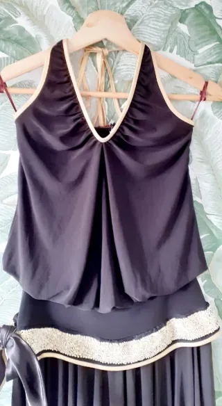 Vestido de fiesta marron y dorado.