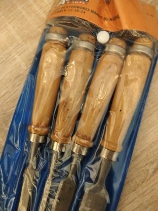 Juego 4 Formones Mango Madera NUEVO EN SU FUNDA