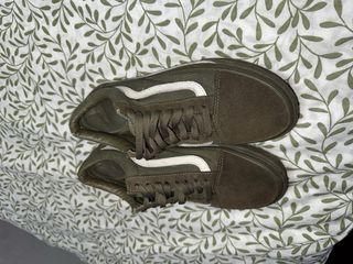 Zapatillas Vans Grises,negra,verde
zapatilla polo
