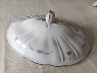 Preciosa sopera alemana de porcelana azul y blanca