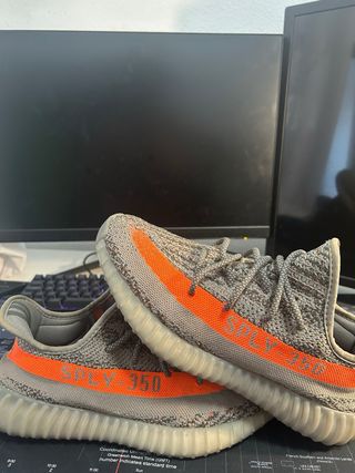 Adidas Yeezy 350 Boost Gris Naranja
Sin caja