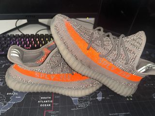 Adidas Yeezy 350 Boost Gris Naranja
Sin caja