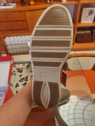 Zapatos casuales beige Talla 42