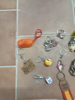 Lote de llaveros variados