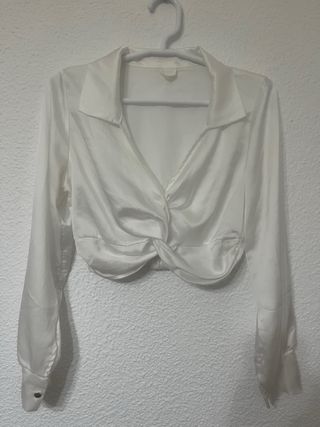 Elegante Blusa blanca satinada cruzada manga larga
