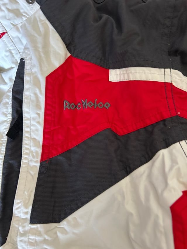 Abrigo Roc Neige Negro, Rojo y Blanco