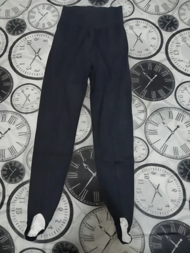 Leggings negros con estribo