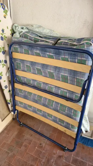 Branda pieghevole metallo e doghe in legno