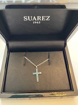 Colgante Suarez Cruz Plata con Topacios Azules