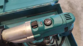 Taladro Makita con maletín