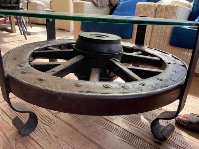 Mesa Rueda Antigua Madera y Cristal